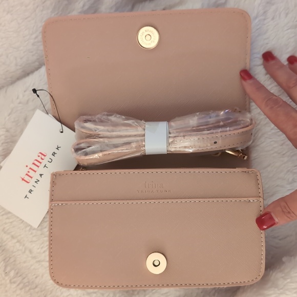 Trina Turk color block crossbody with detachable shoulder strap. Blush W/Tan - Picture 5 of 9